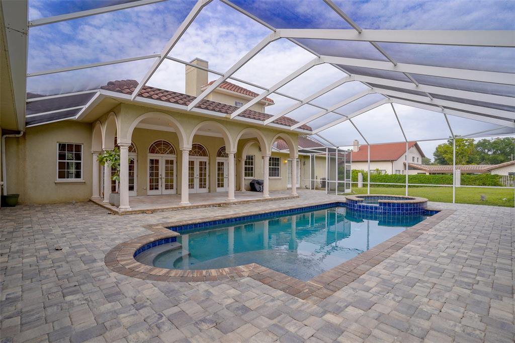 769 N LAKESHORE BLVD