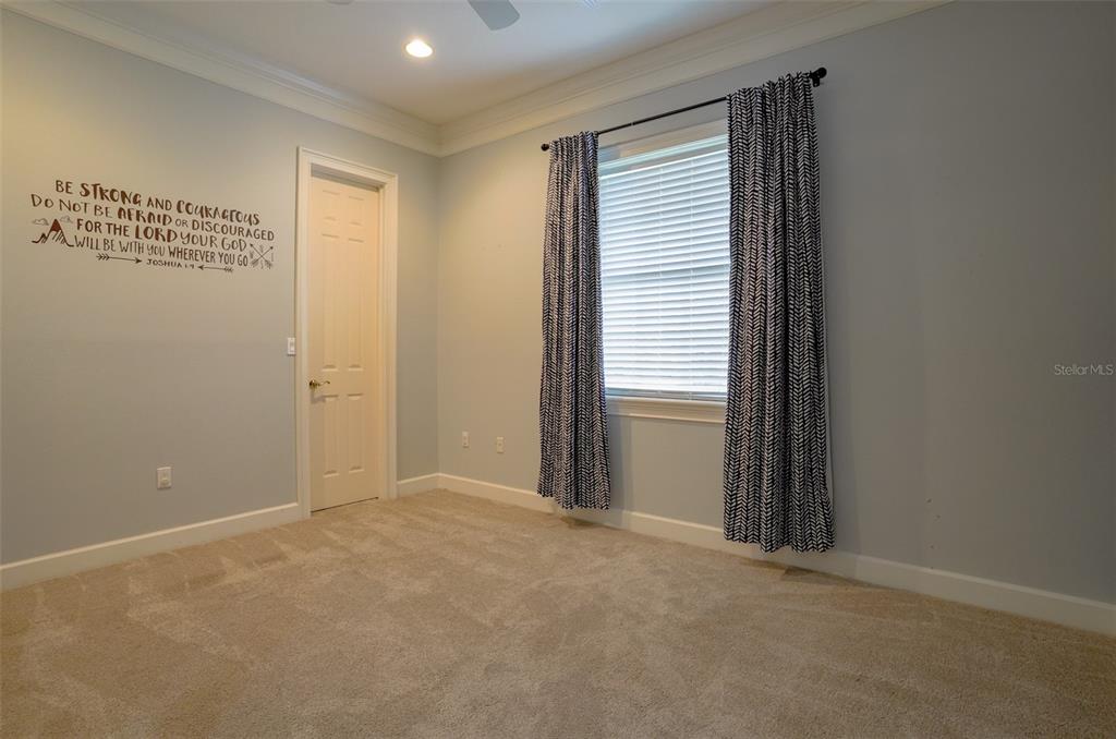 769 N LAKESHORE BLVD