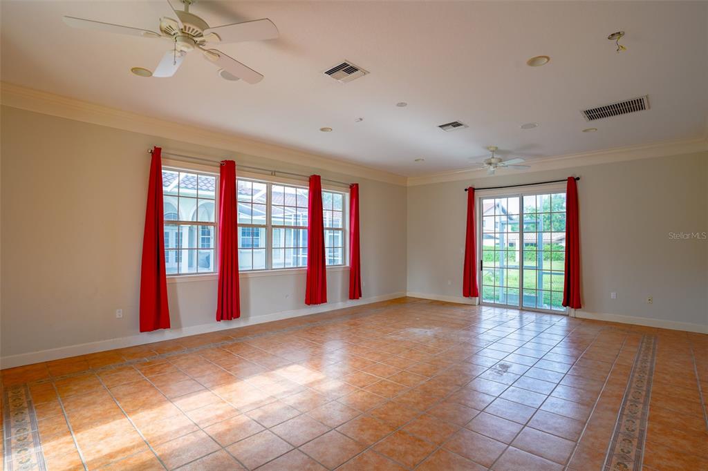 769 N LAKESHORE BLVD