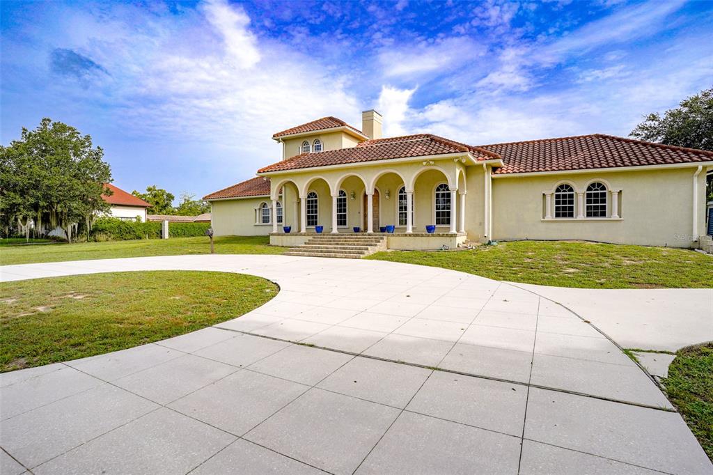 769 N LAKESHORE BLVD