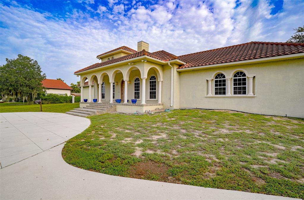 769 N LAKESHORE BLVD