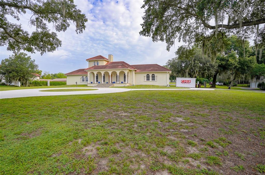 769 N LAKESHORE BLVD