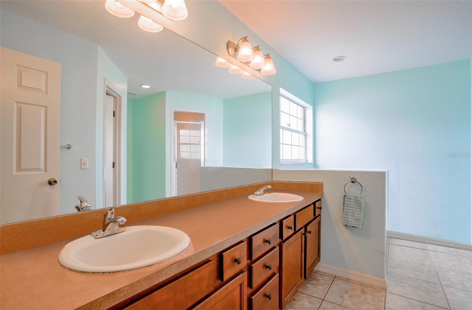 309 MAJESTIC GARDENS DR