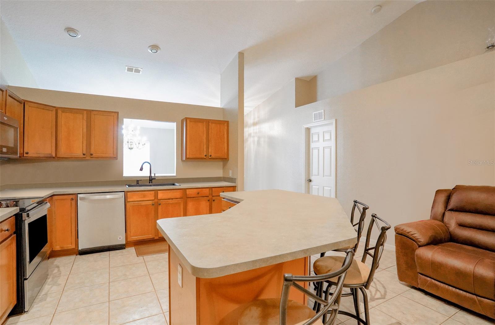 309 MAJESTIC GARDENS DR