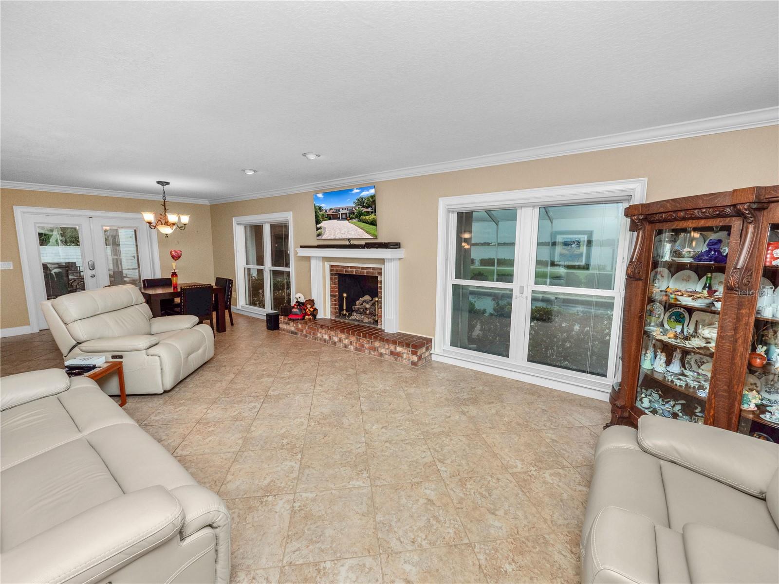 5810 CRYSTAL BEACH RD