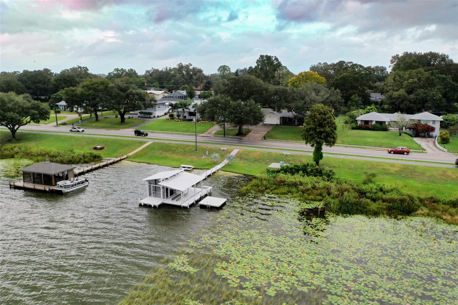 1009 N LAKE HOWARD DR