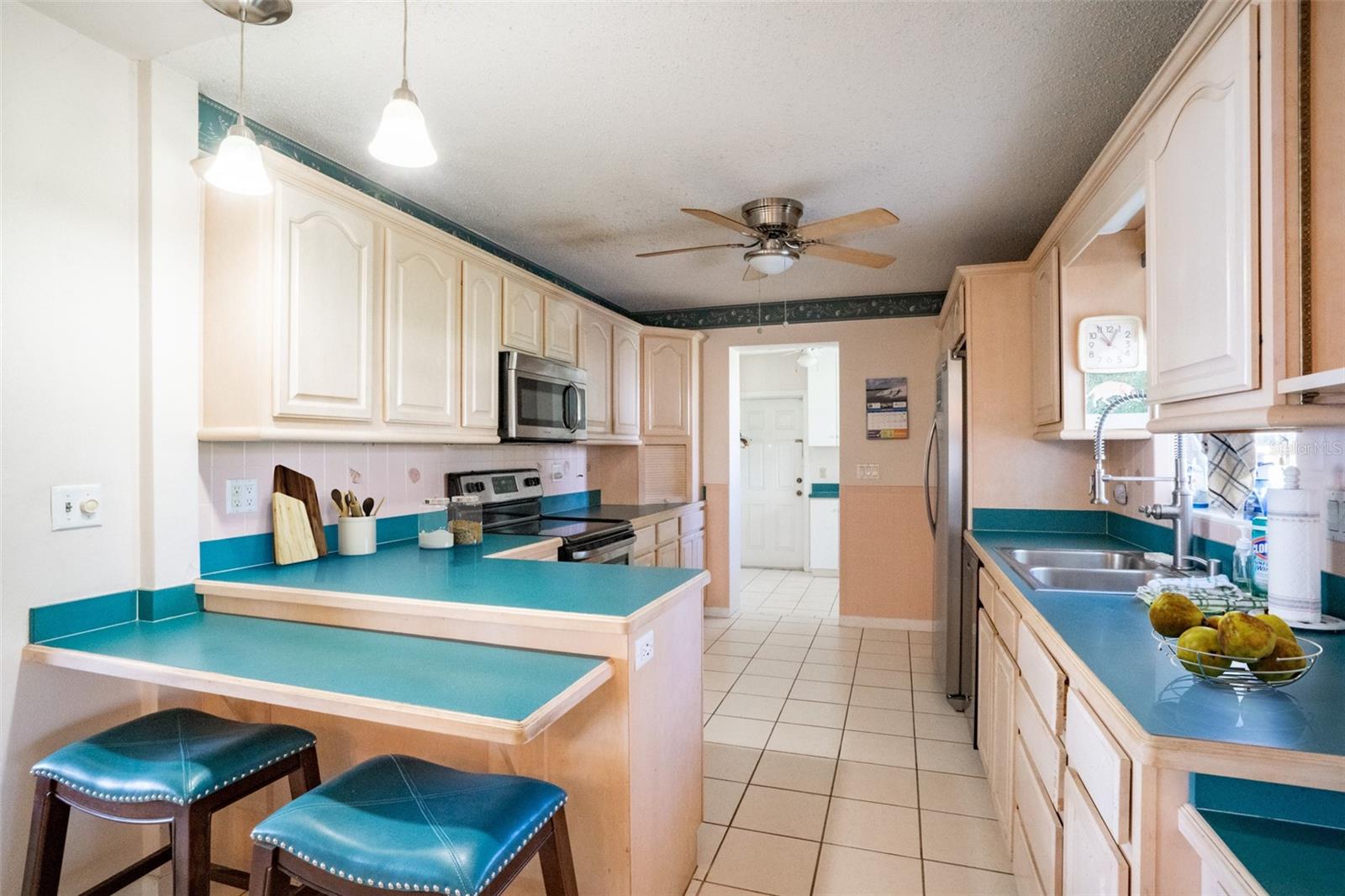 1009 N LAKE HOWARD DR