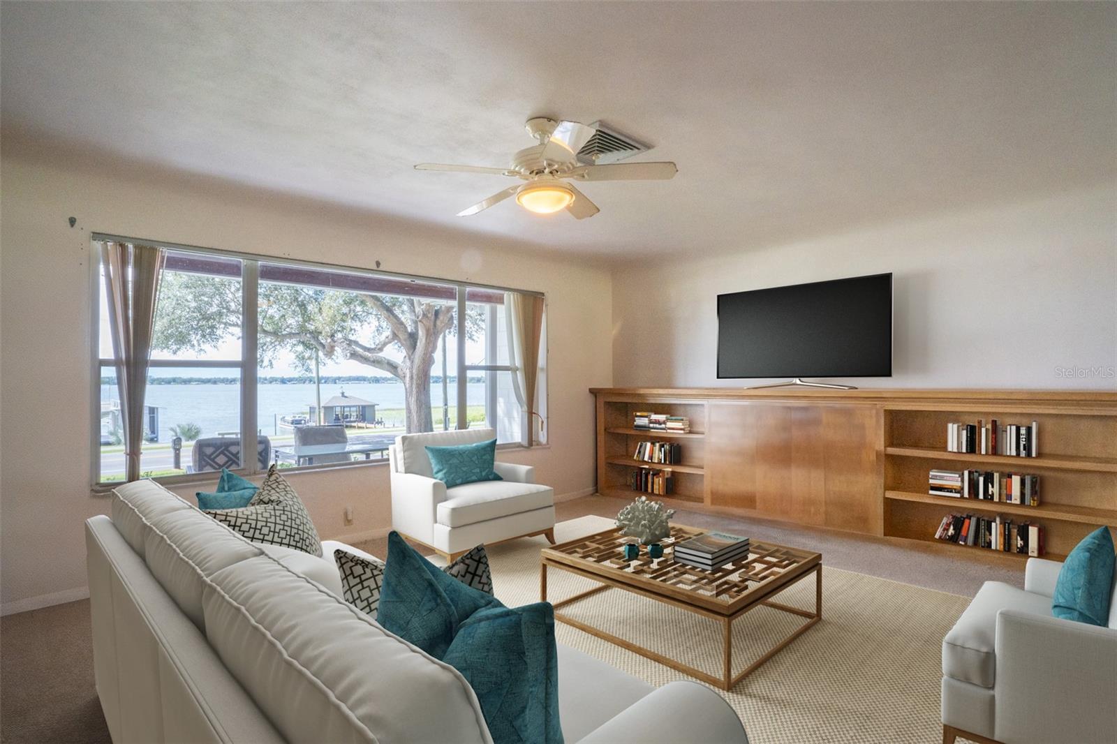 1009 N LAKE HOWARD DR