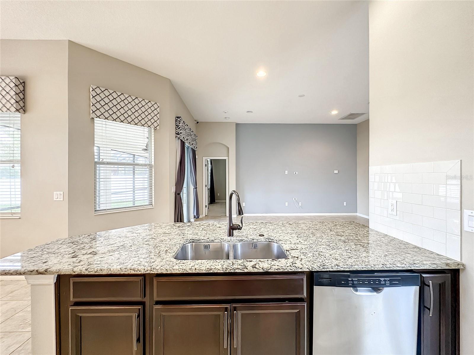 8316 WILLOW BEACH DR