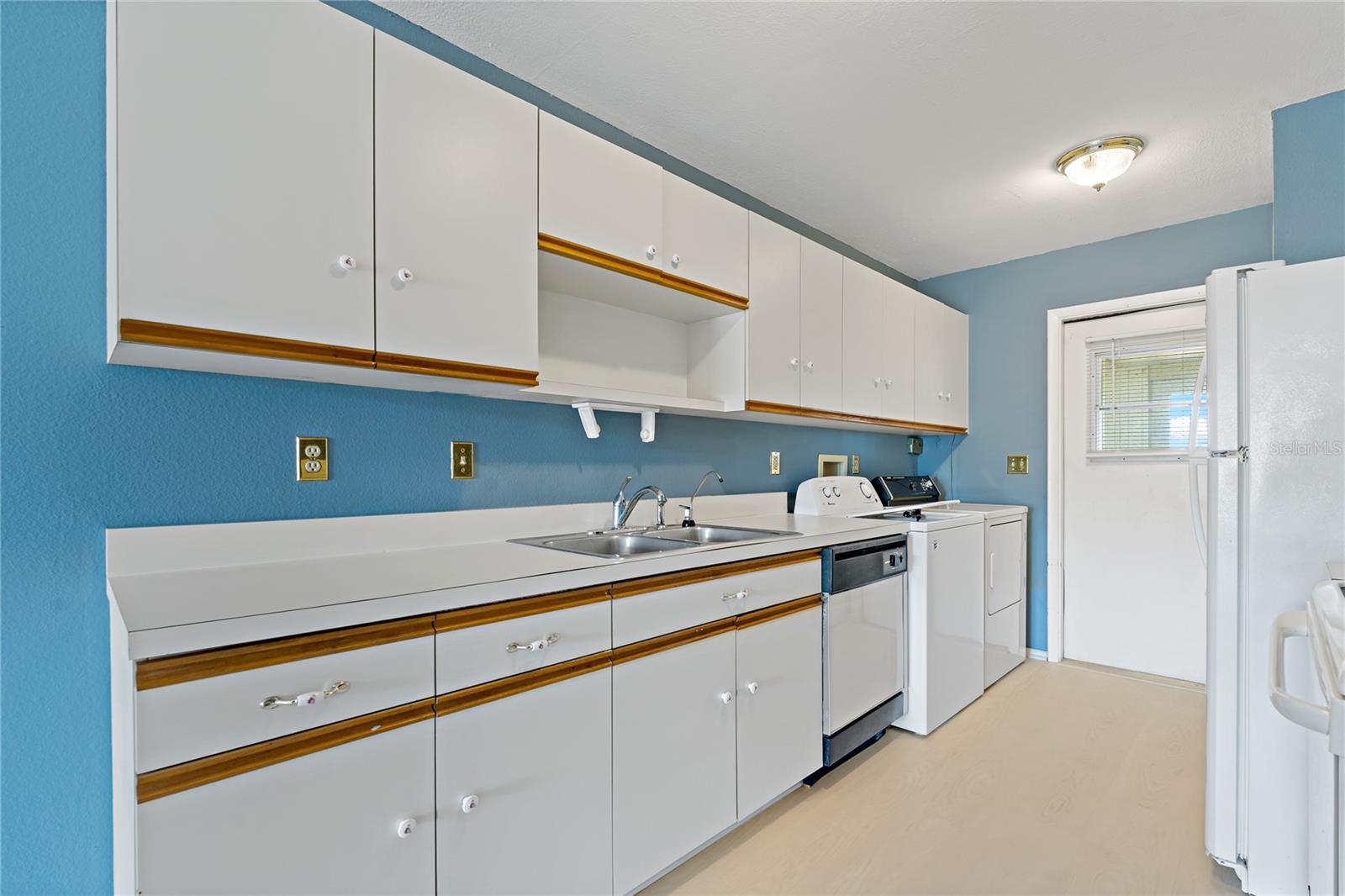 401 WINTER RIDGE BLVD