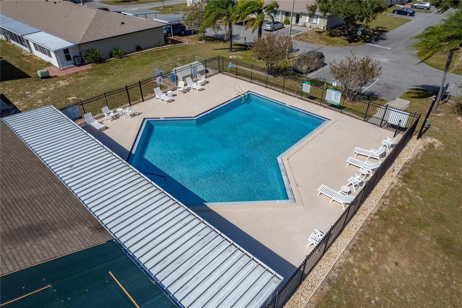 401 WINTER RIDGE BLVD