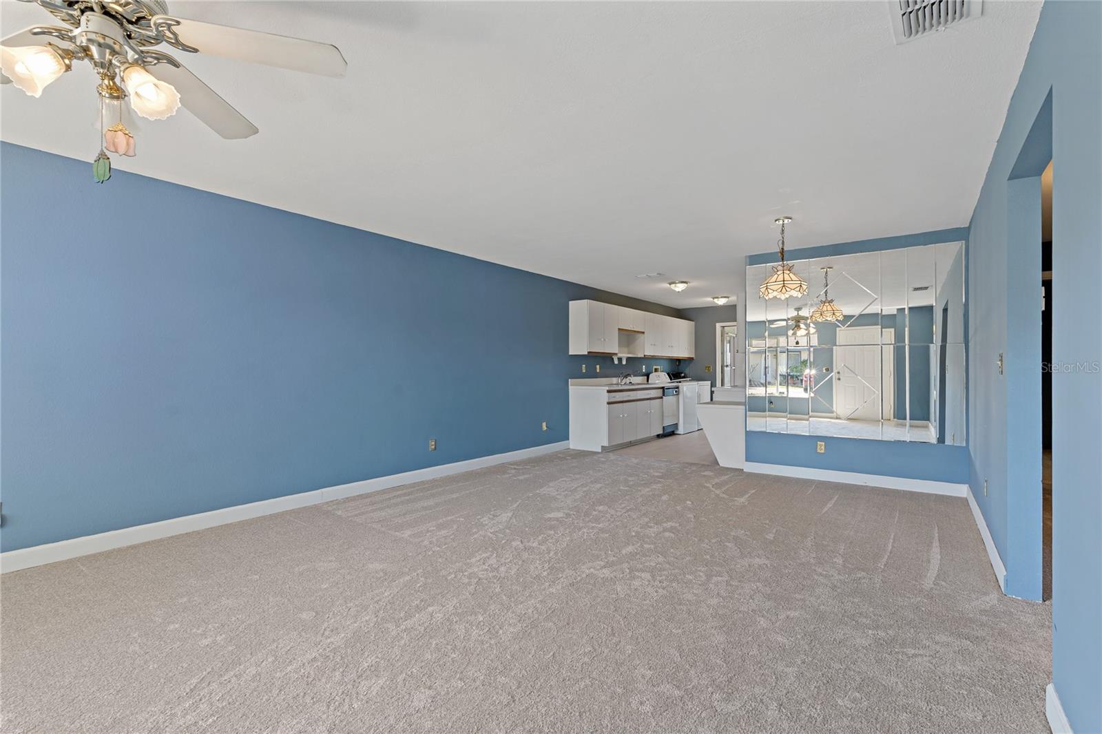 401 WINTER RIDGE BLVD