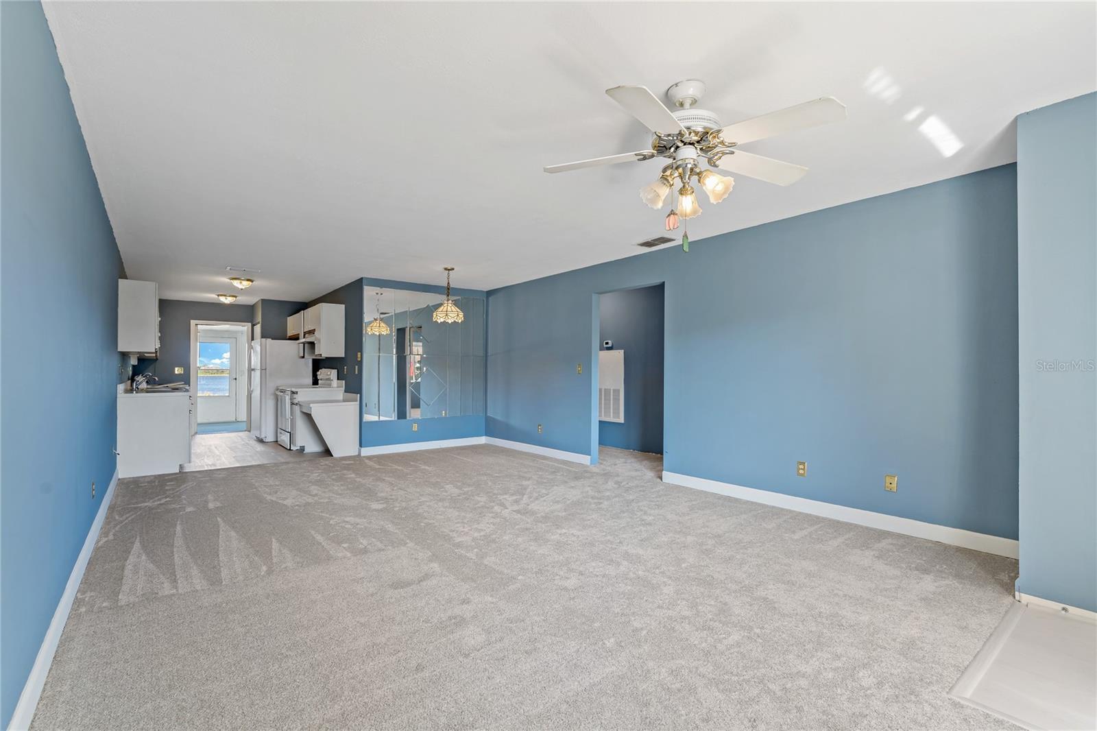 401 WINTER RIDGE BLVD