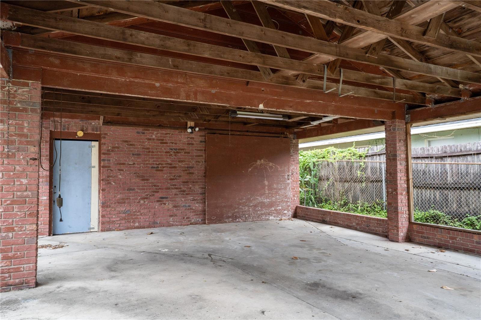 1430 LAKE BONNY DR W