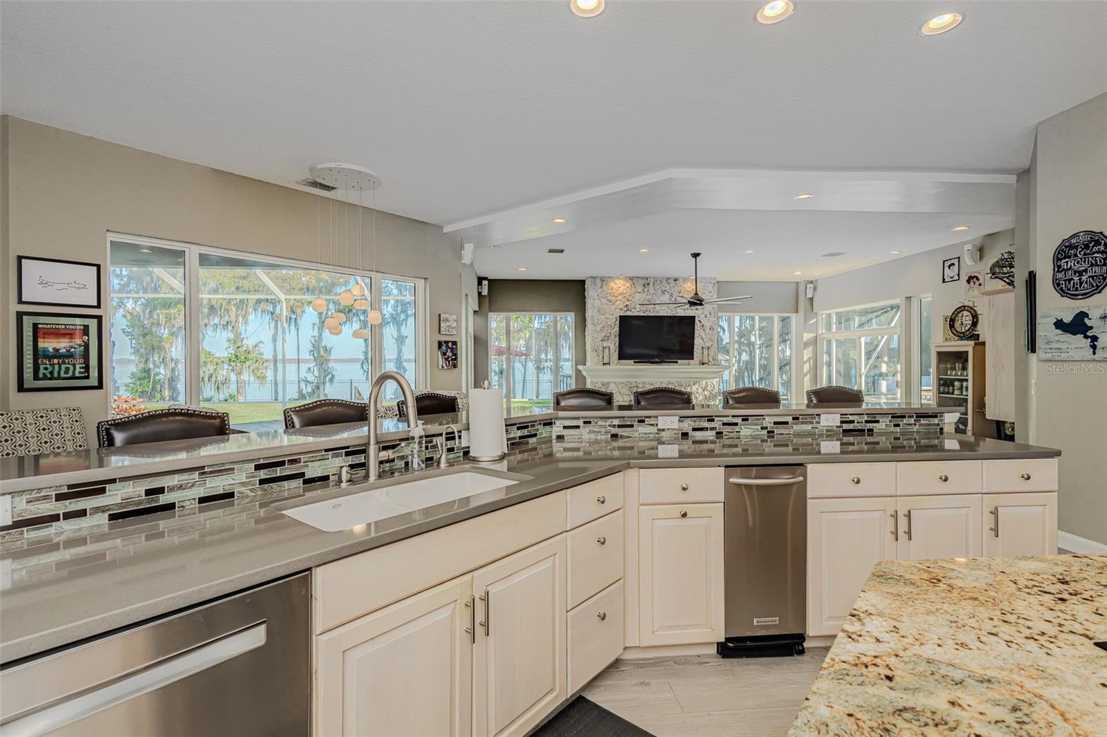 5401 BANANA POINT DR