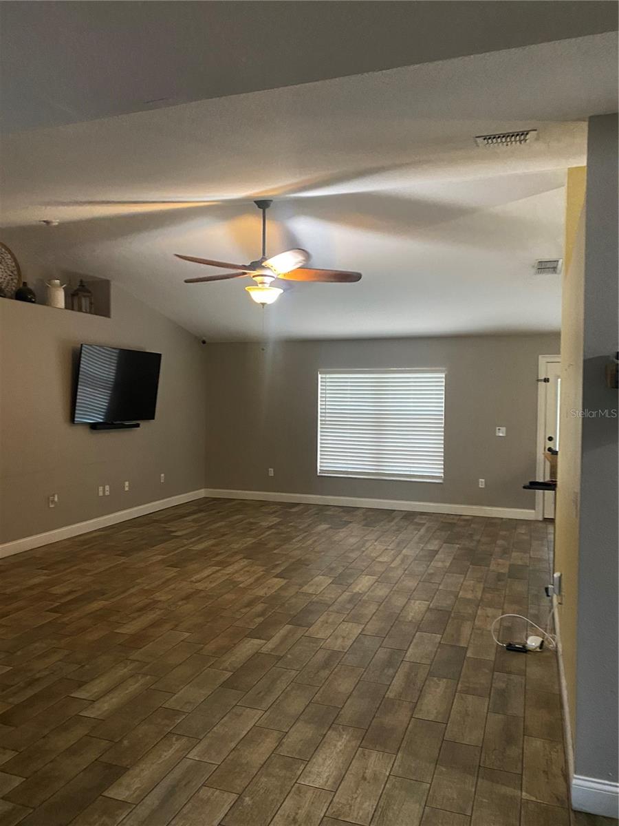 5960 WHITE TAIL LOOP