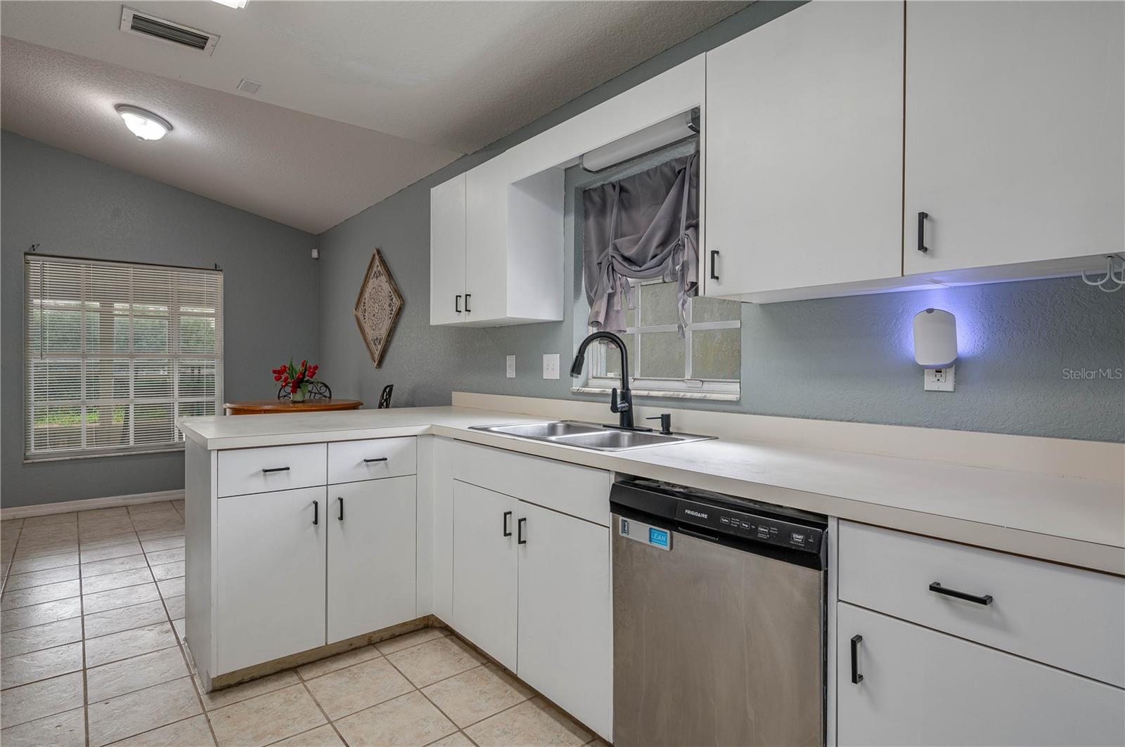 1405 GRAND CAYMAN CIR