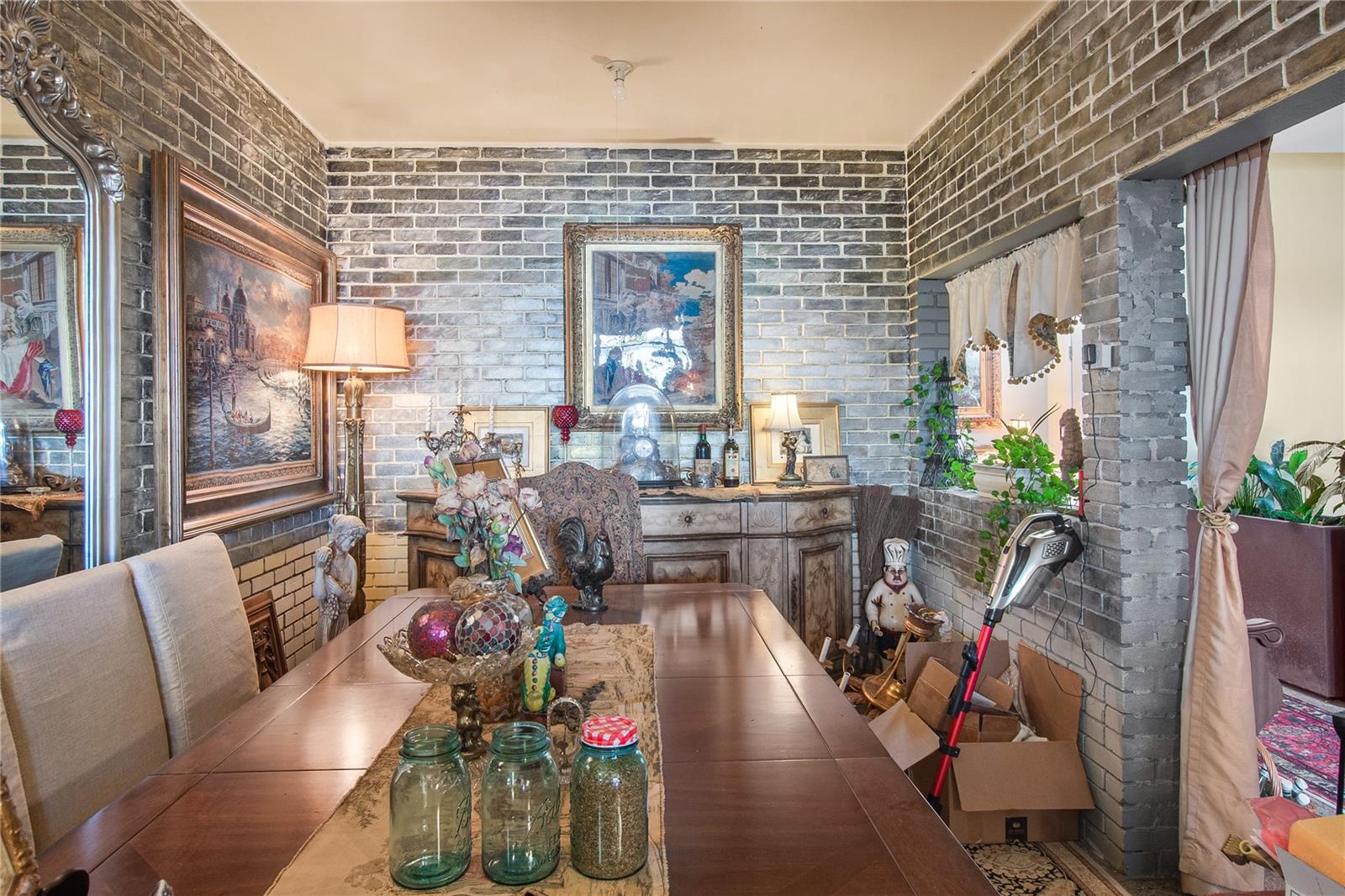 1301 S LAKE STARR BLVD