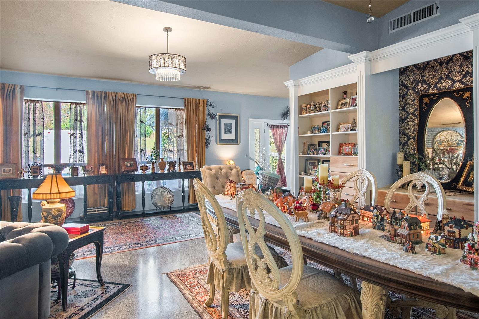 1301 S LAKE STARR BLVD