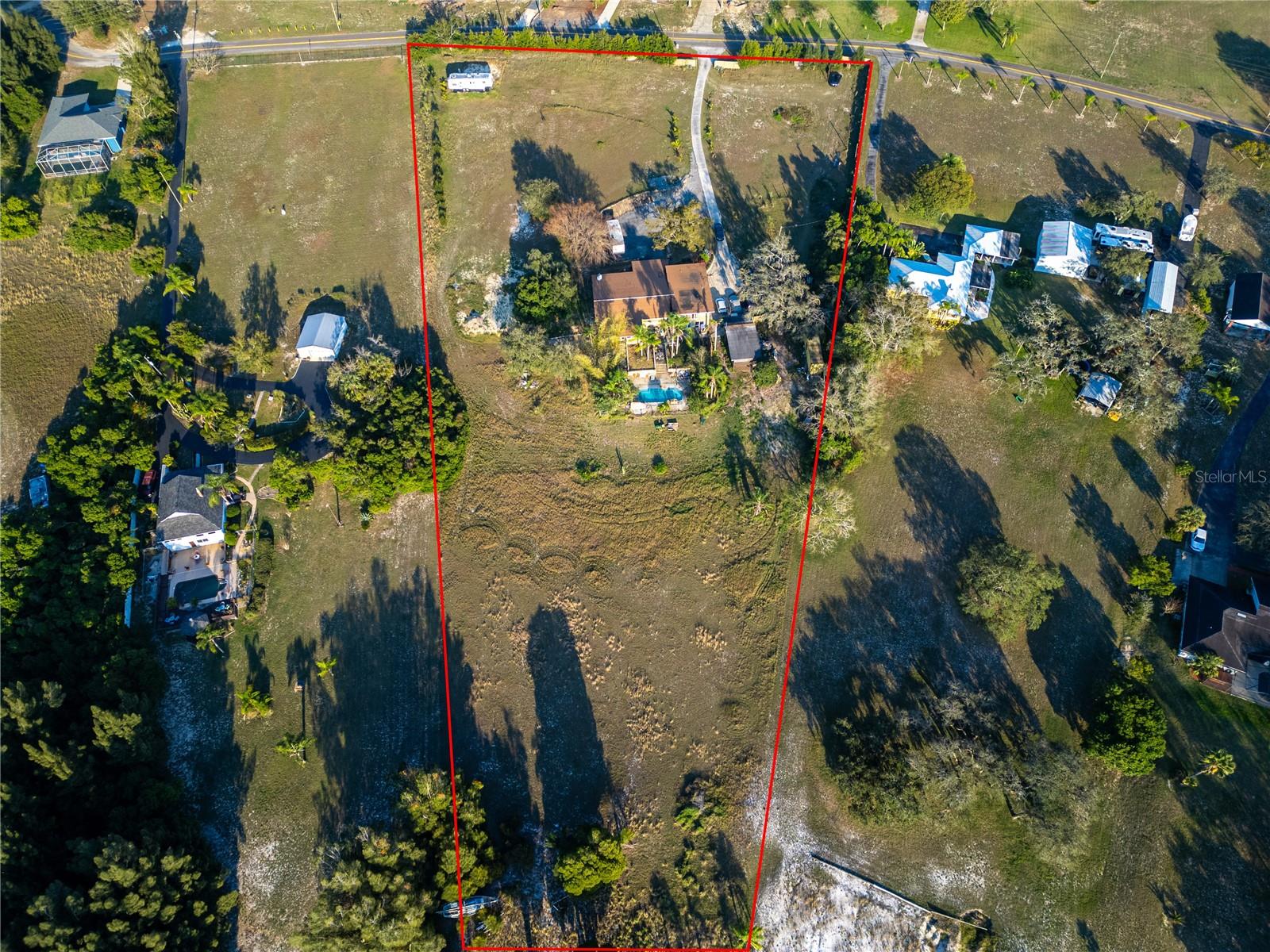 1301 S LAKE STARR BLVD