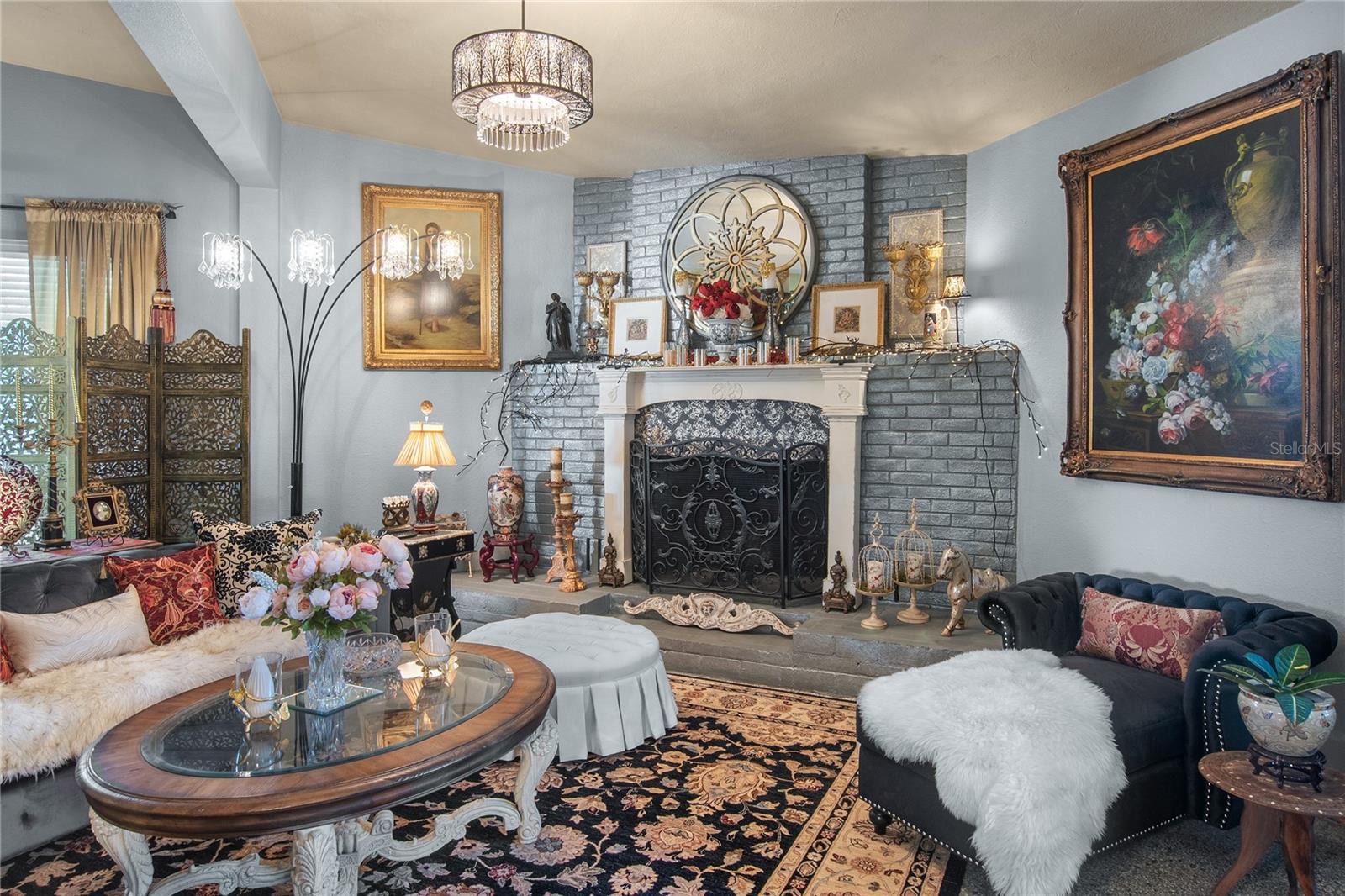 1301 S LAKE STARR BLVD