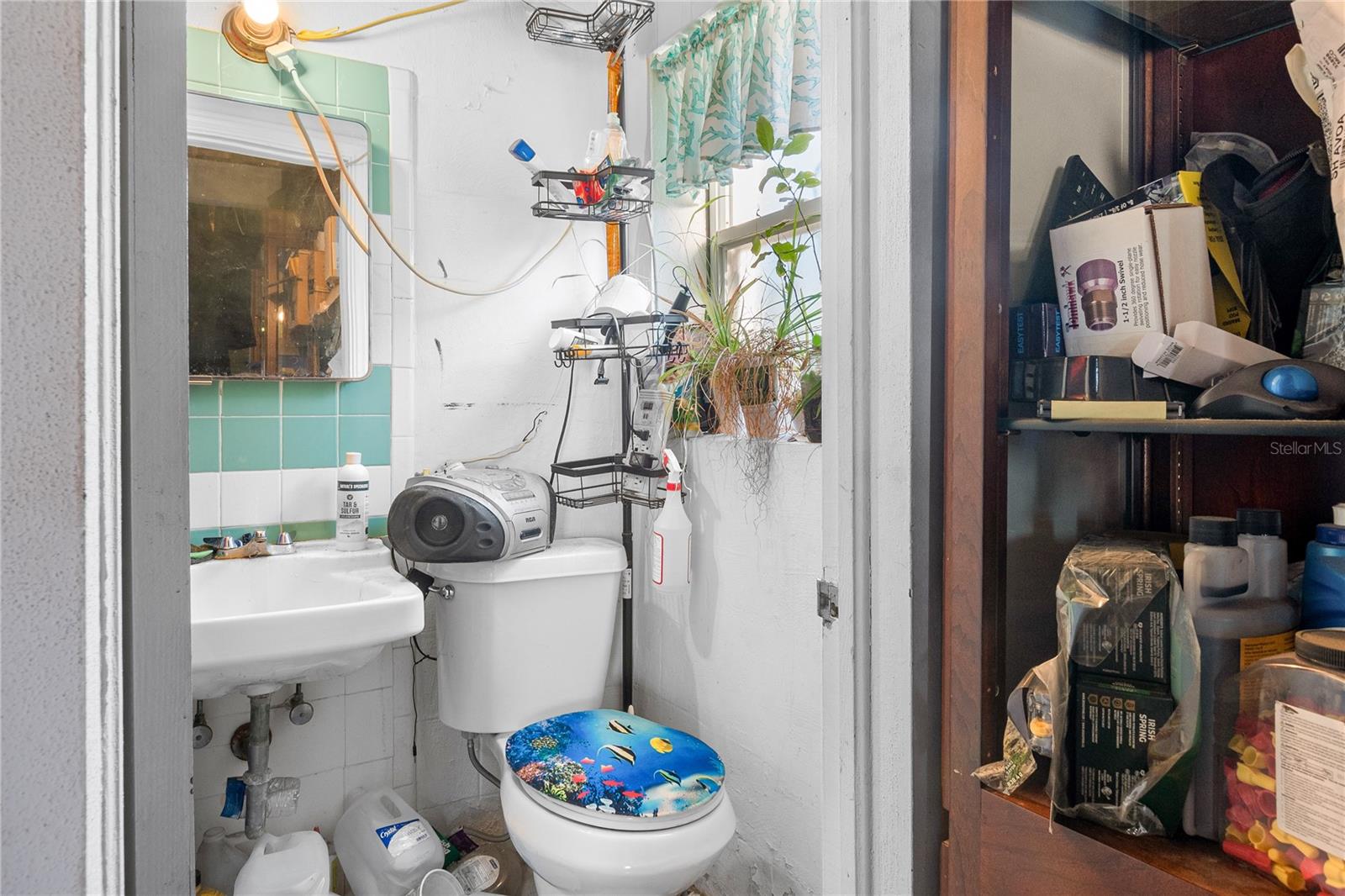 1301 S LAKE STARR BLVD