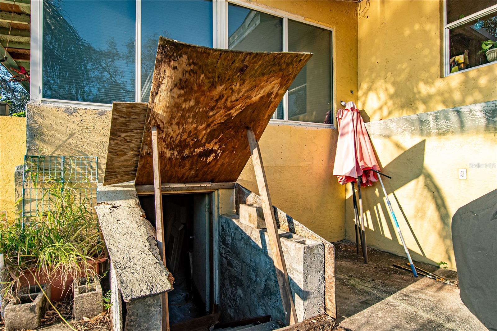 1301 S LAKE STARR BLVD