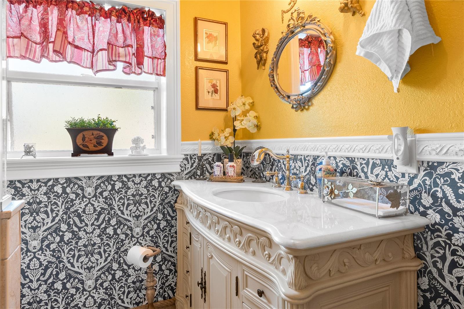 1301 S LAKE STARR BLVD