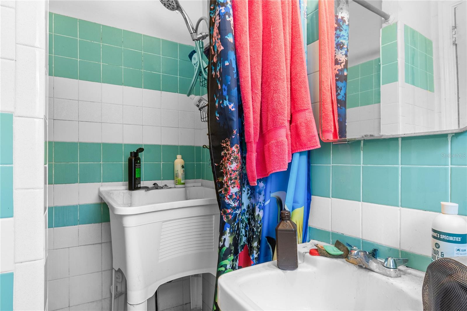 1301 S LAKE STARR BLVD