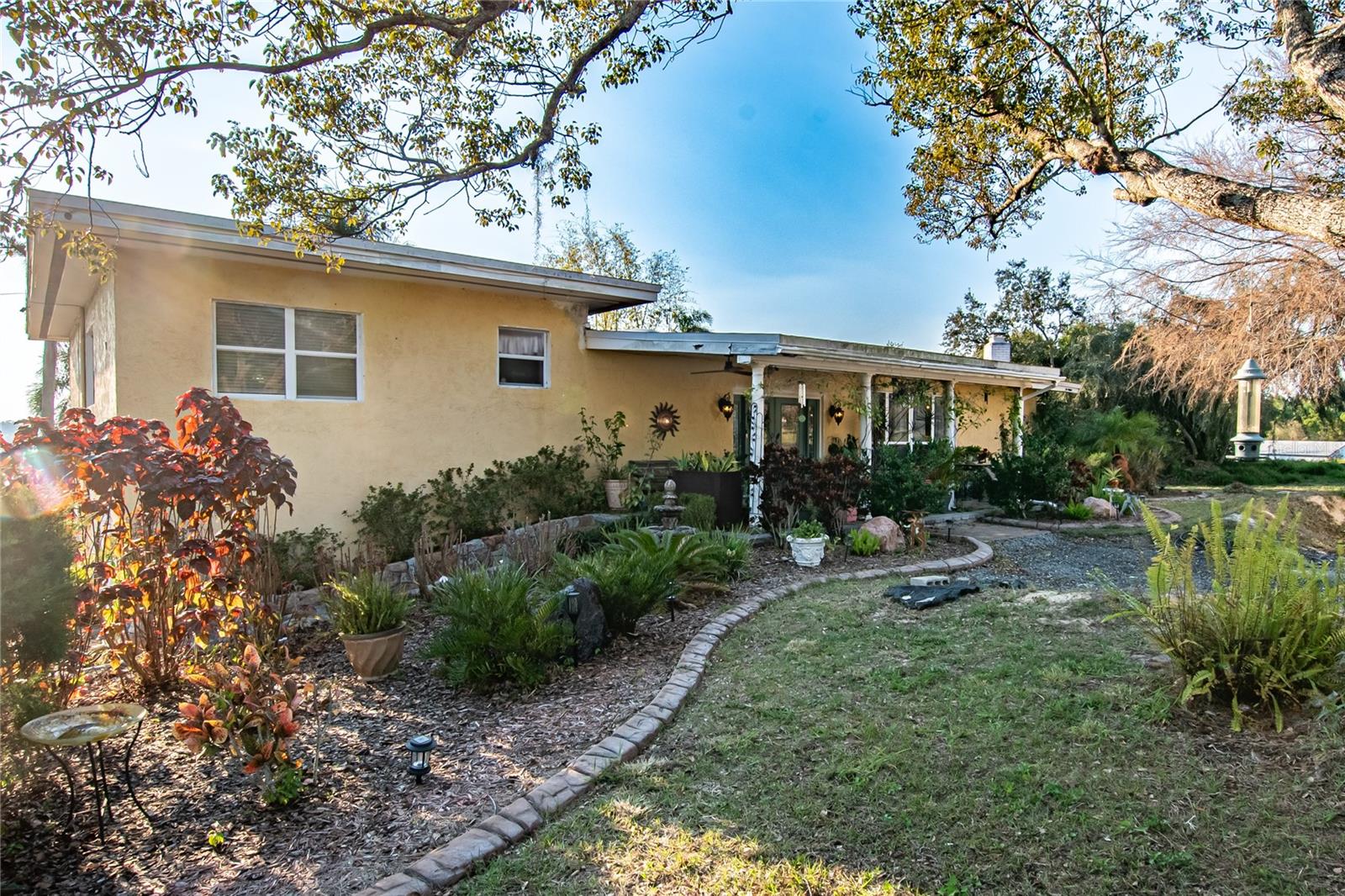 1301 S LAKE STARR BLVD