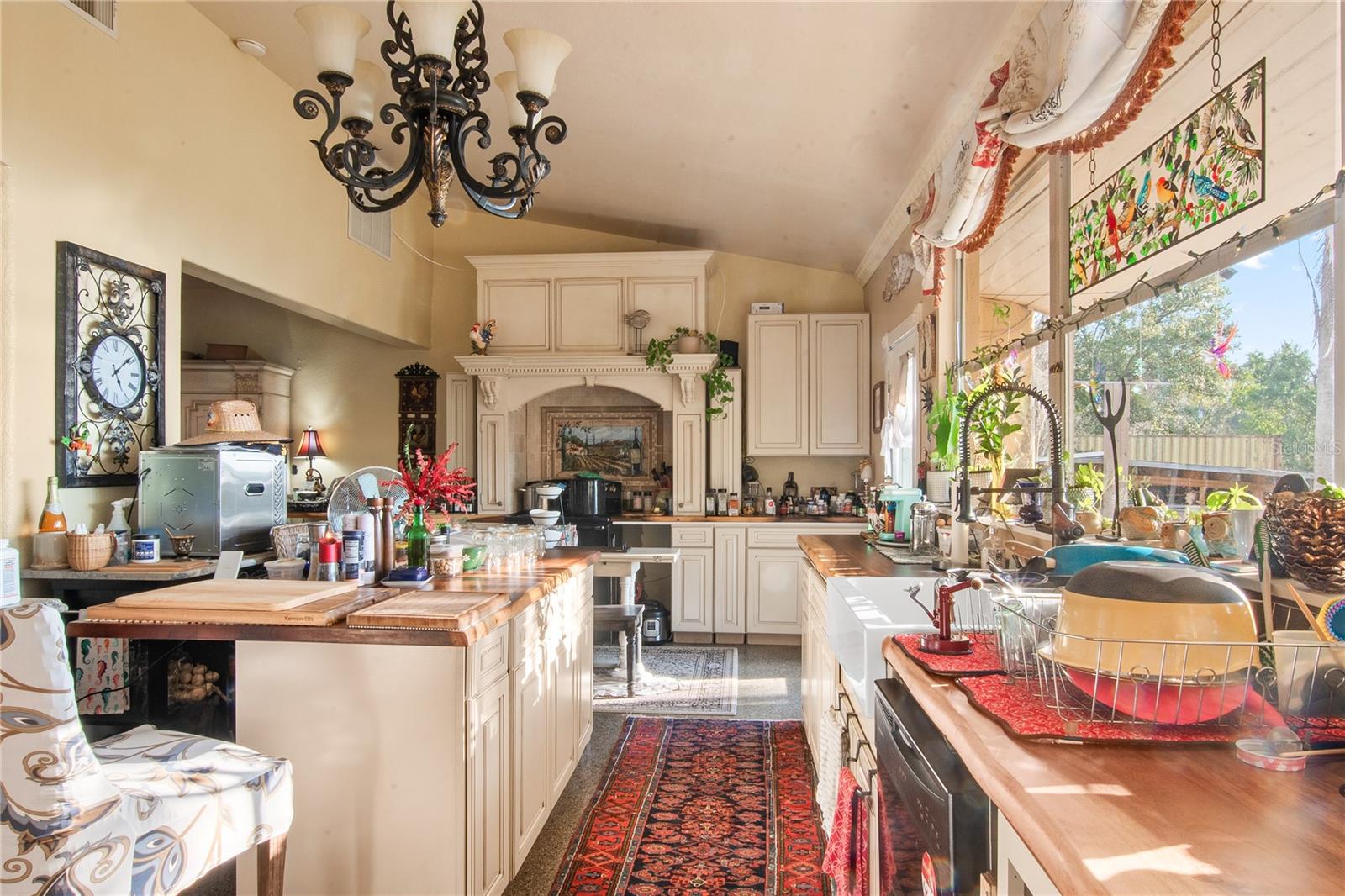 1301 S LAKE STARR BLVD