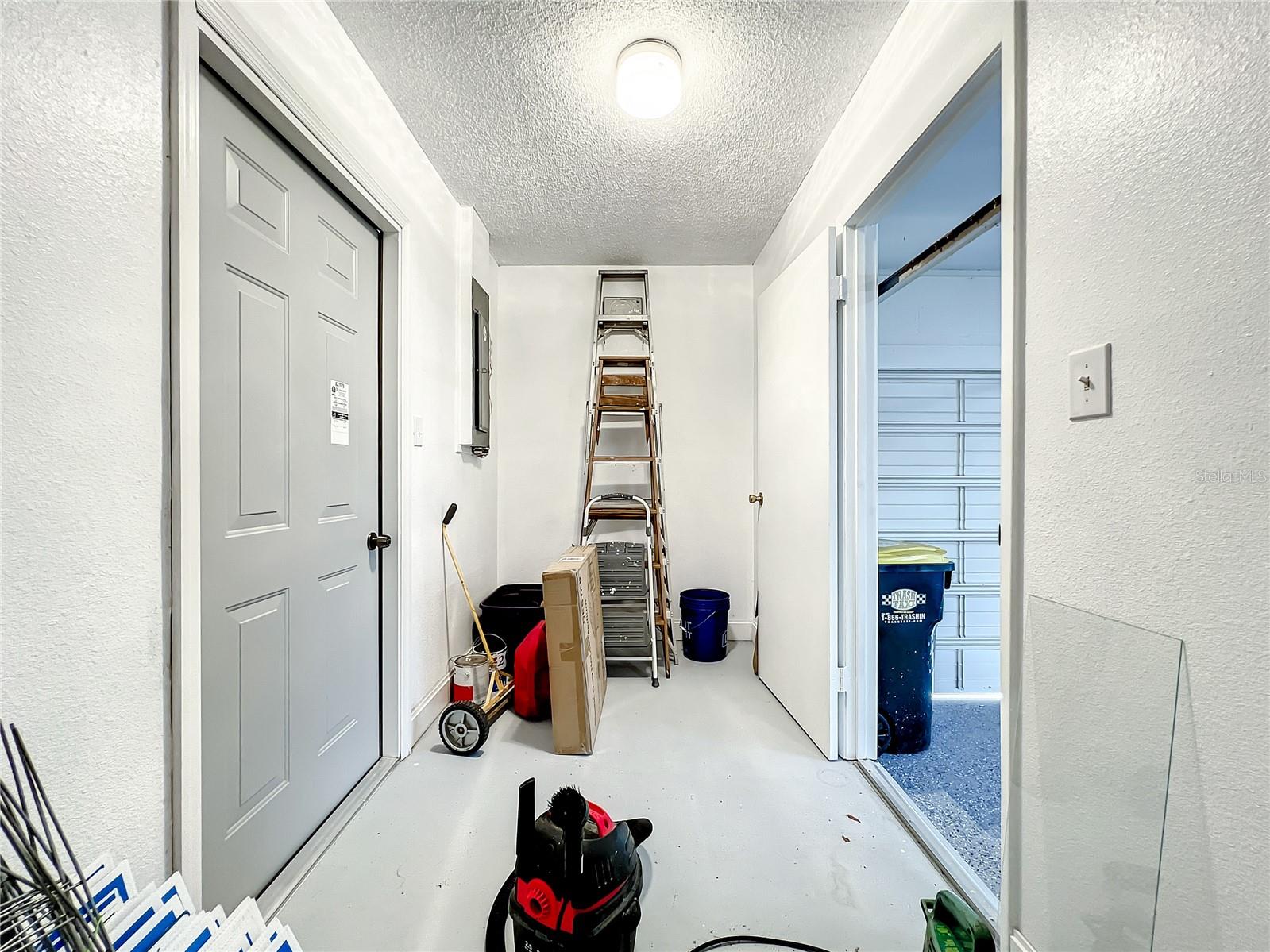 1218 LAKE ARIANA BLVD