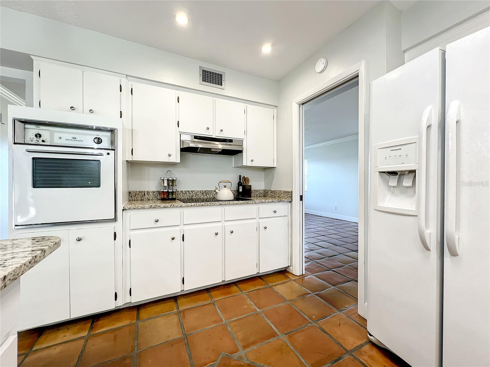 1218 LAKE ARIANA BLVD