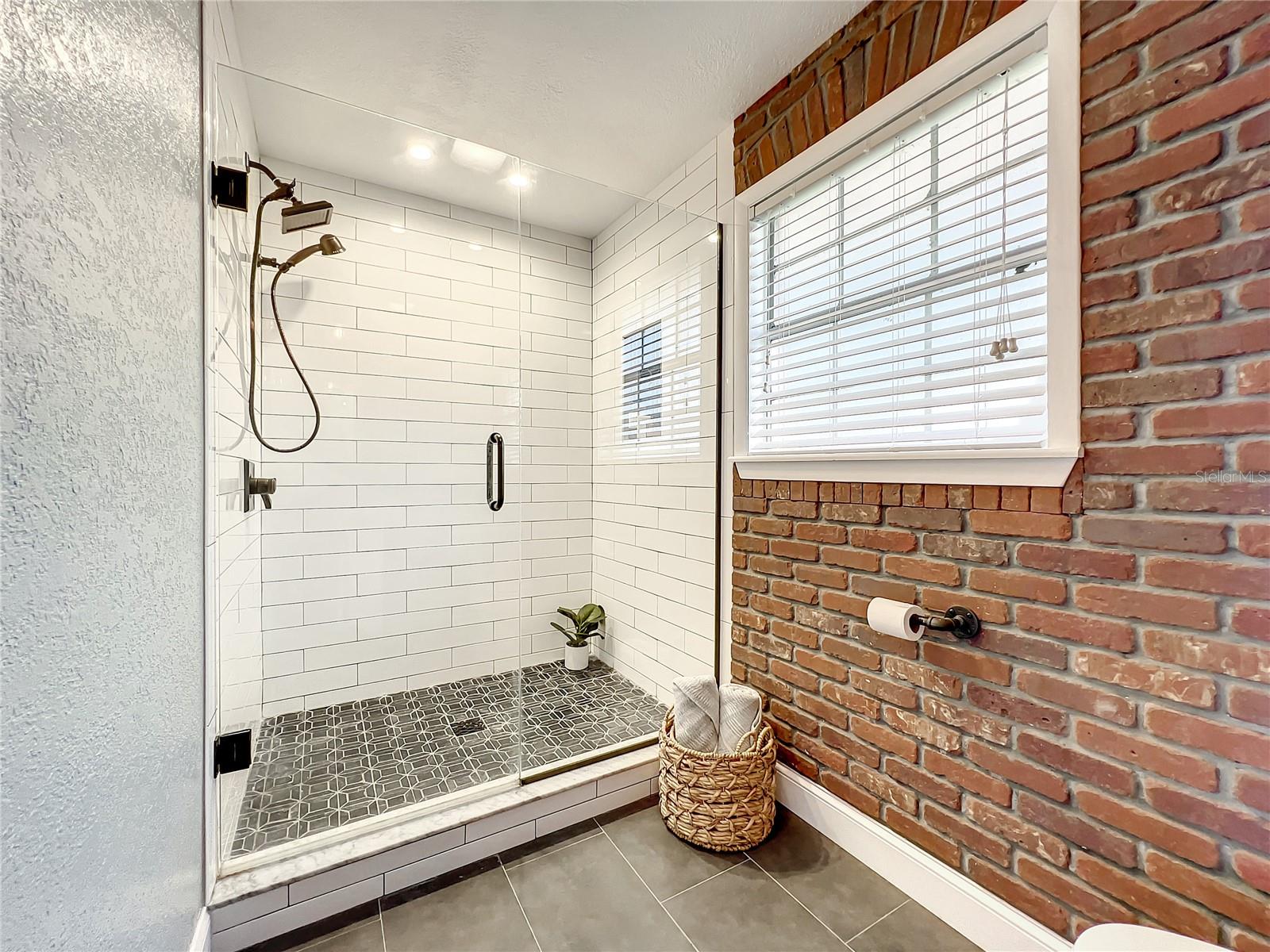 1218 LAKE ARIANA BLVD