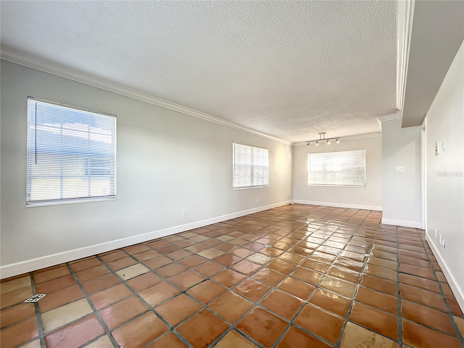 1218 LAKE ARIANA BLVD