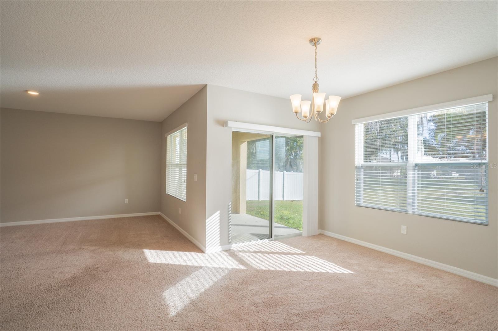 1760 JACKSON OAKS DR