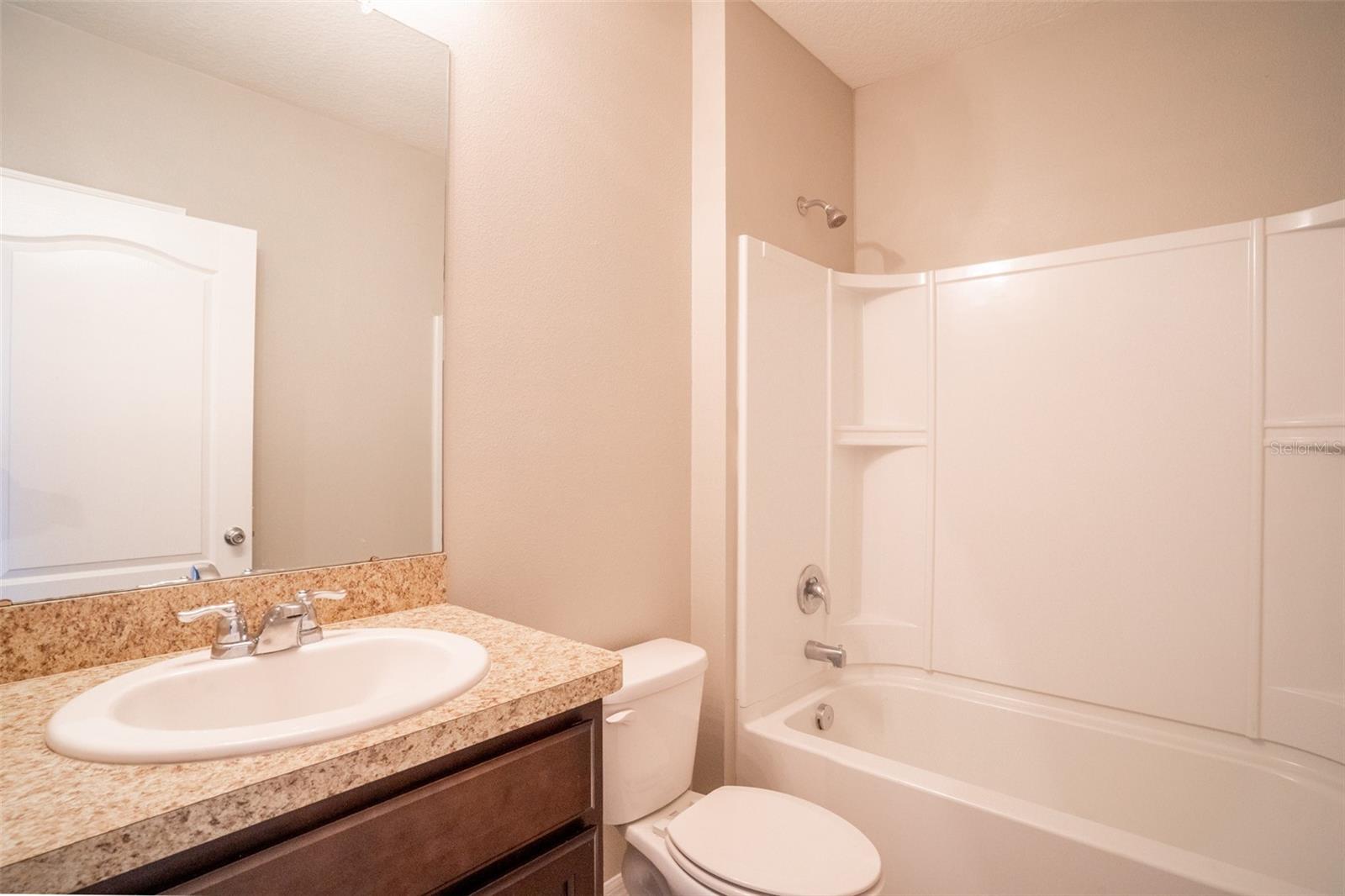 1760 JACKSON OAKS DR