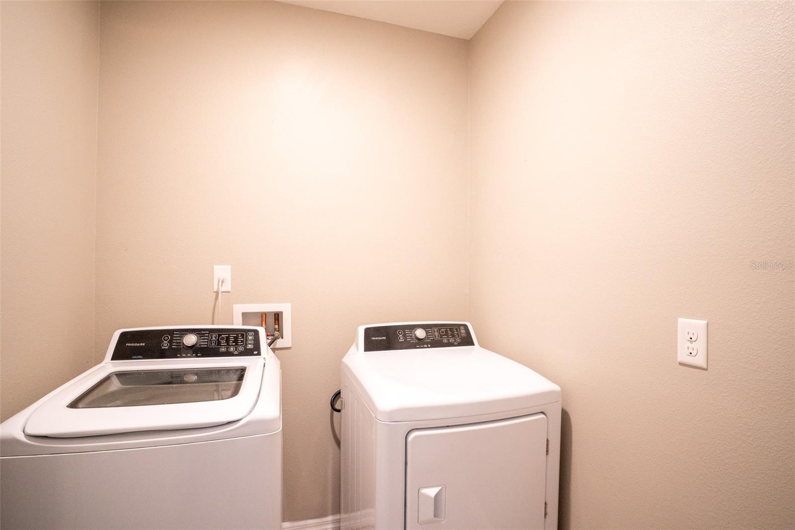 1760 JACKSON OAKS DR