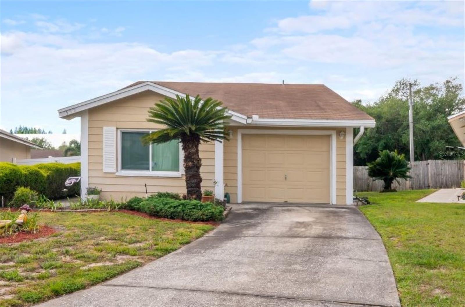 555 LAKE DEXTER BLVD