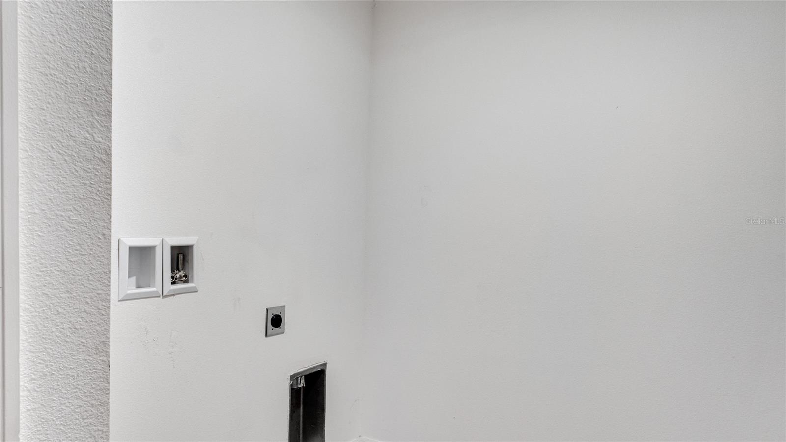 2053 AMBER SWEET CIR