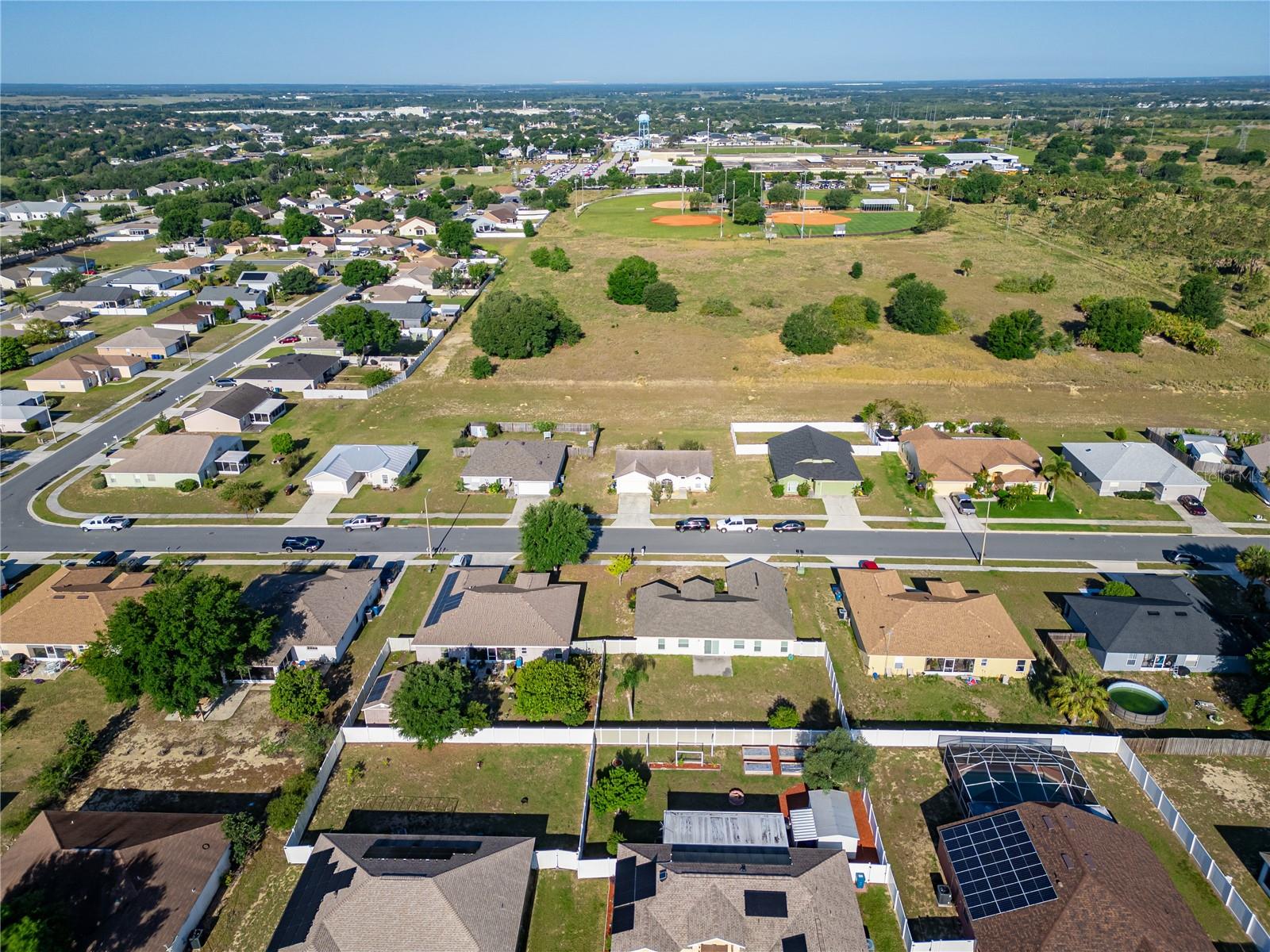 949 HIGHLAND CREST CIR