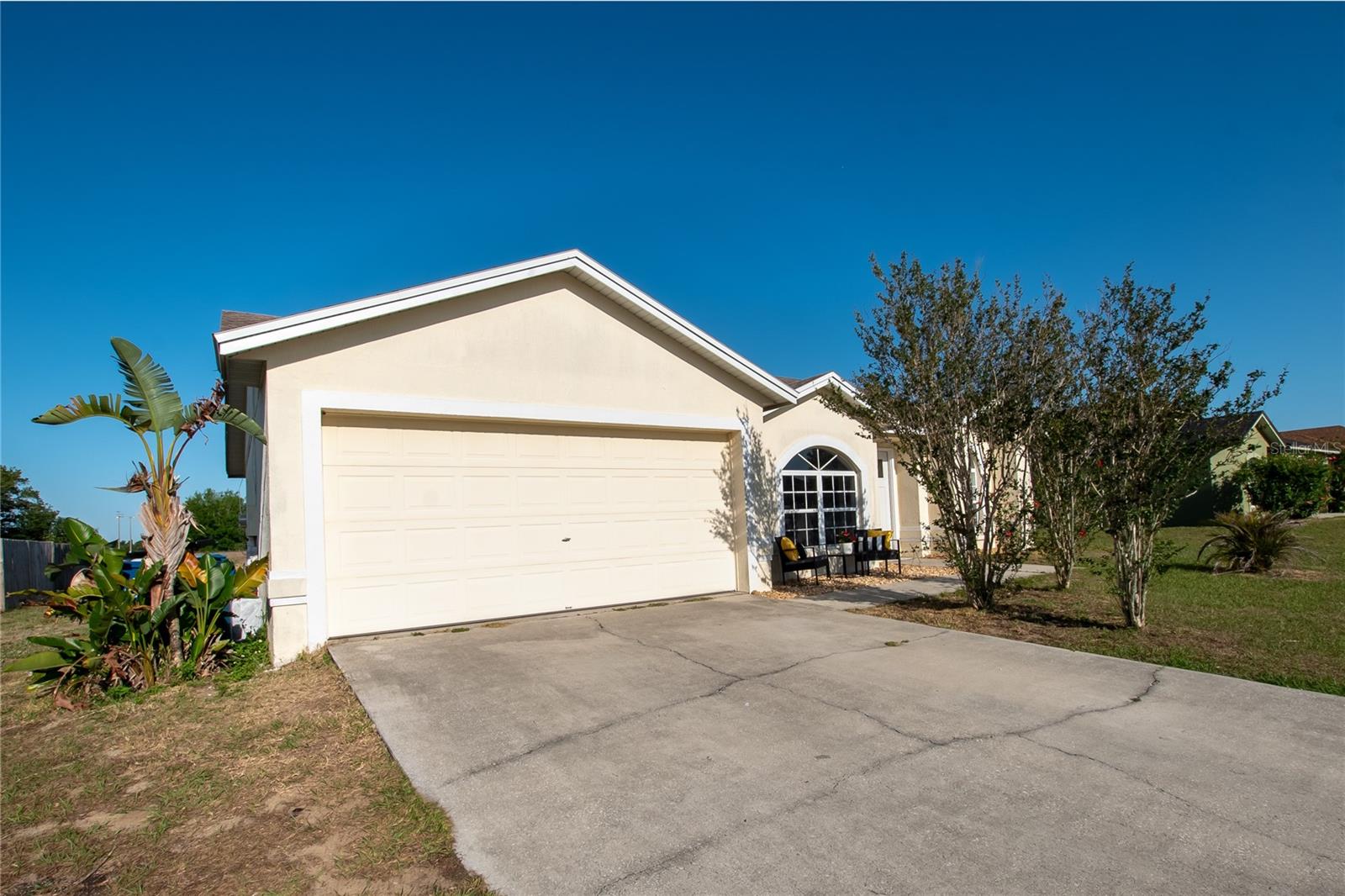 949 HIGHLAND CREST CIR