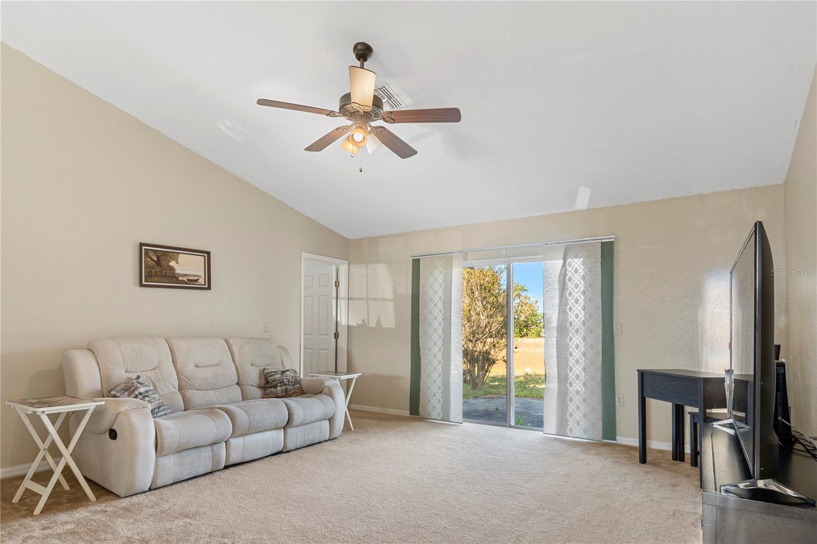 949 HIGHLAND CREST CIR