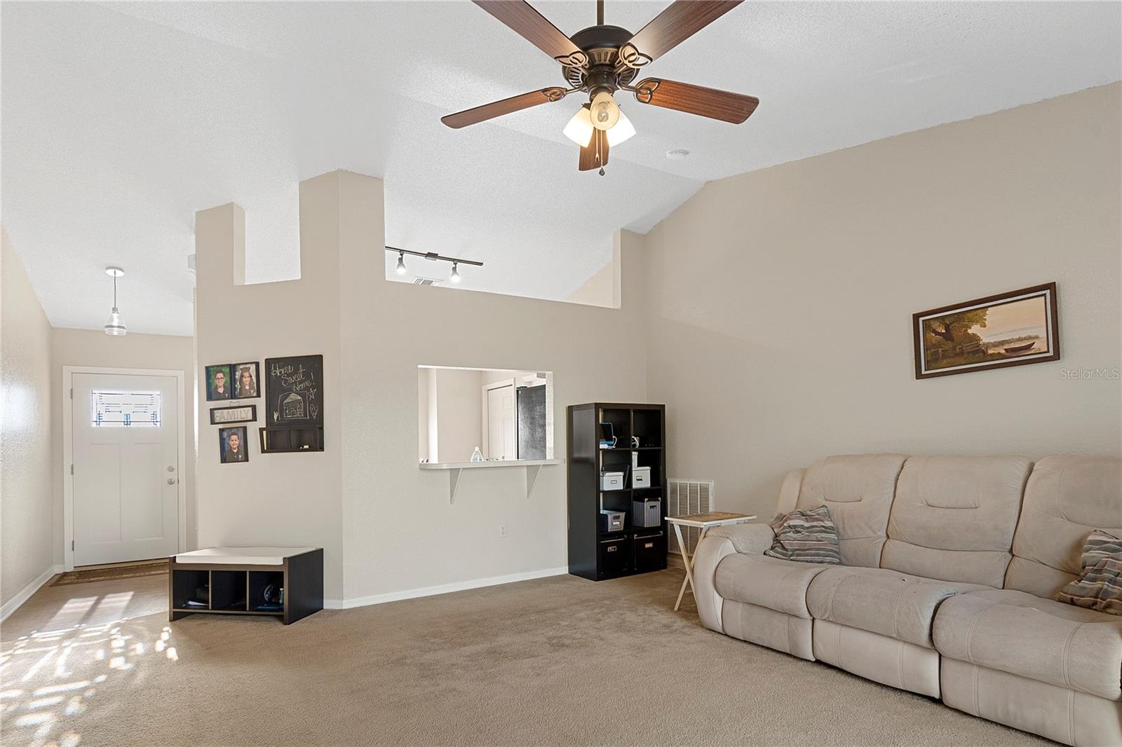 949 HIGHLAND CREST CIR