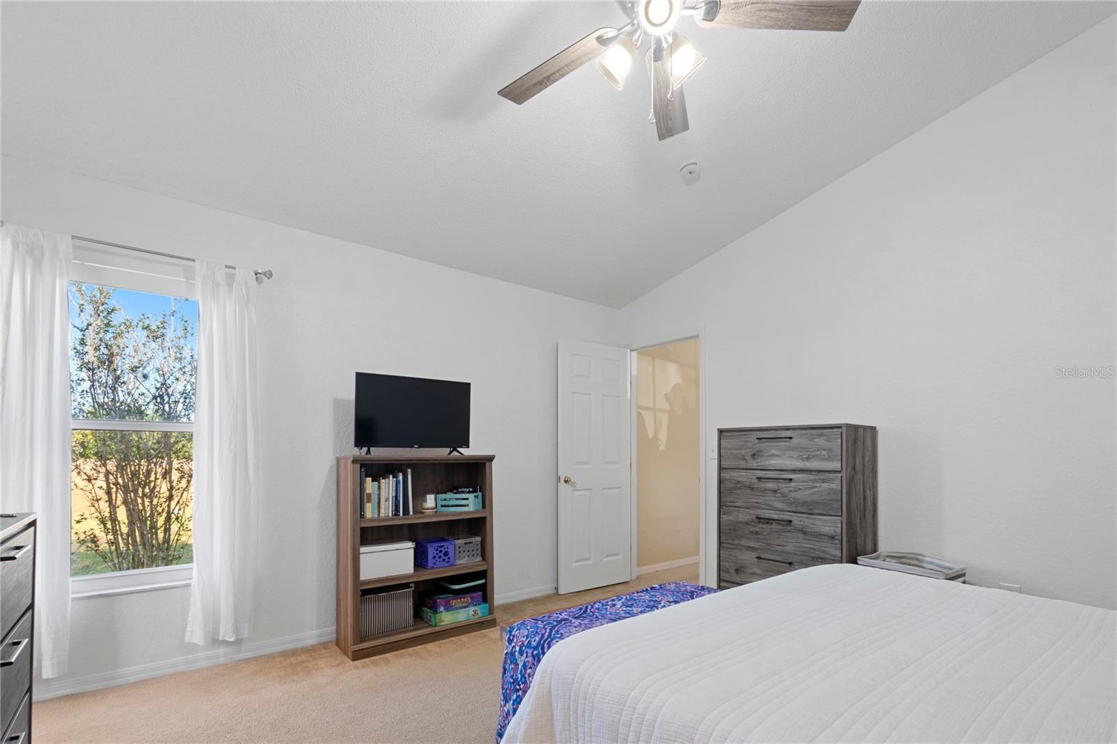 949 HIGHLAND CREST CIR