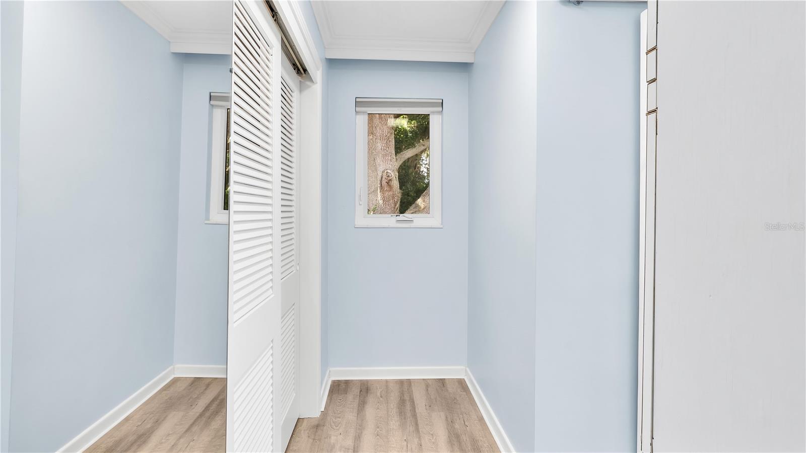 1250 W LAKE HAMILTON DR