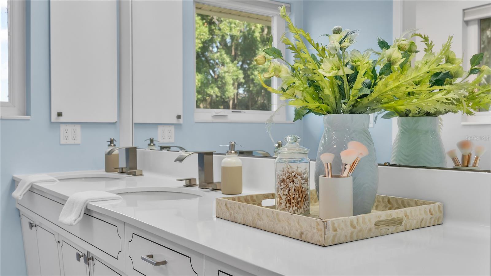 1250 W LAKE HAMILTON DR