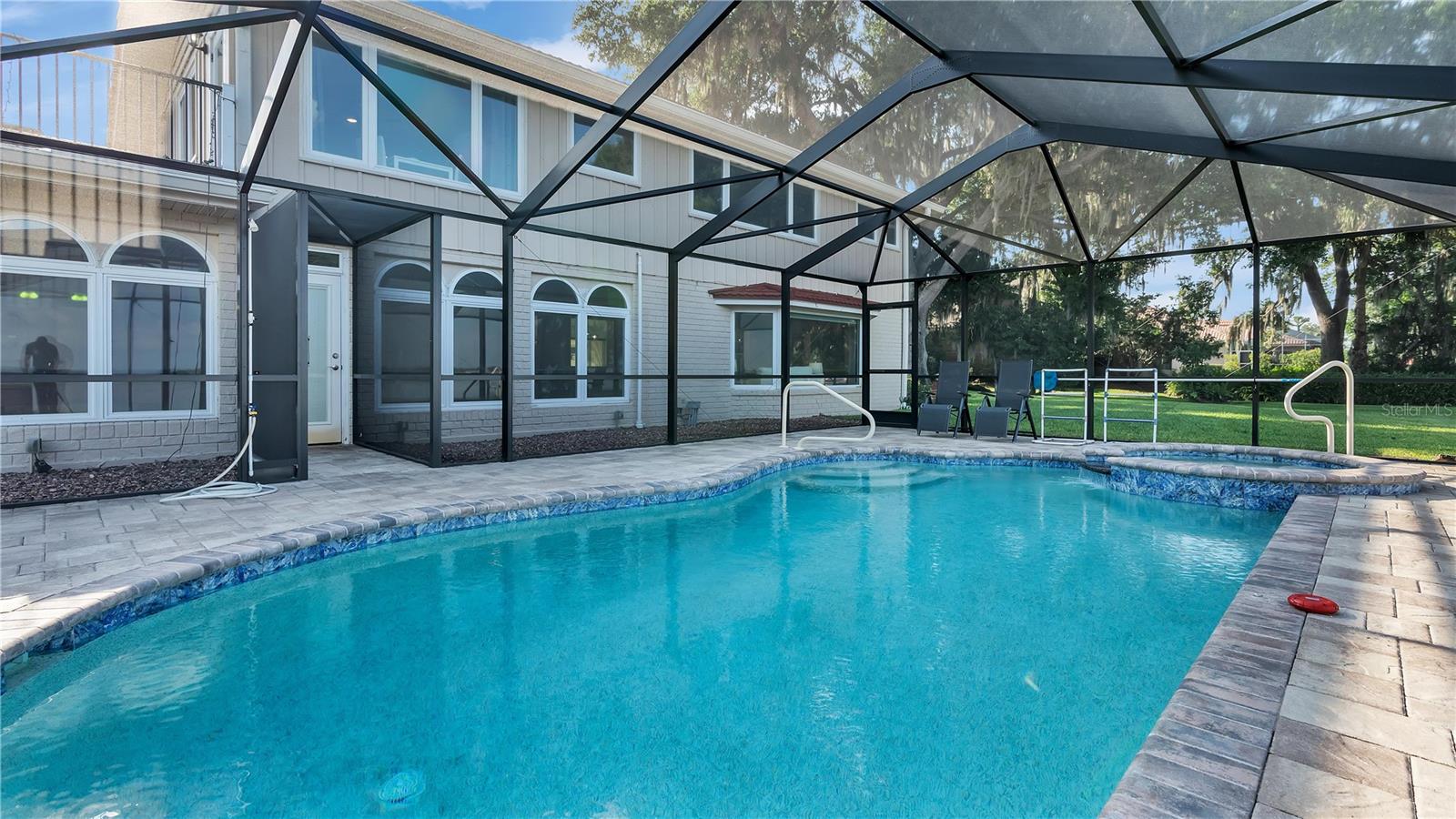 1250 W LAKE HAMILTON DR