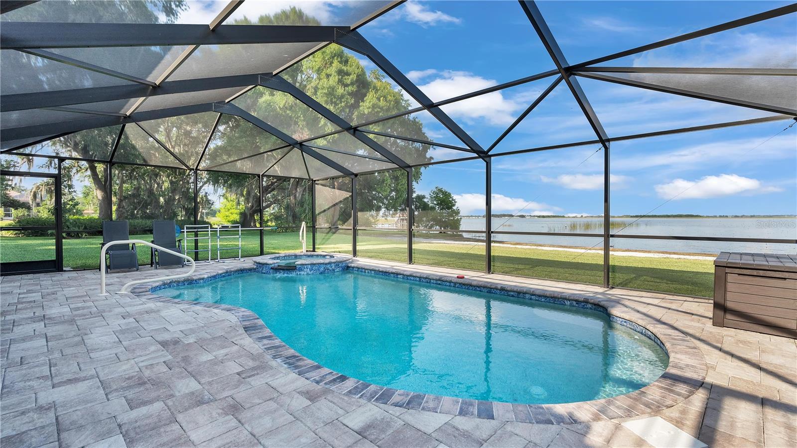 1250 W LAKE HAMILTON DR