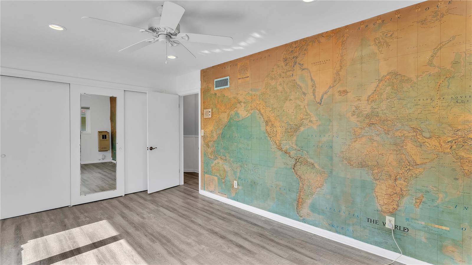 1250 W LAKE HAMILTON DR